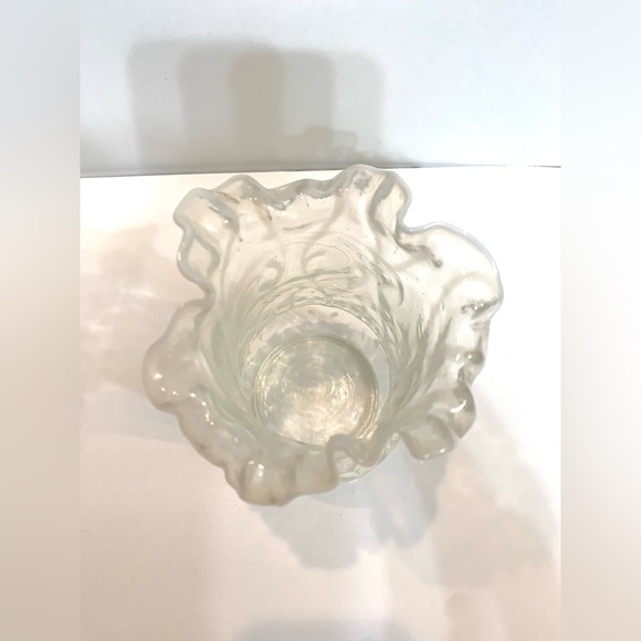 WHITE OPALESCENT GLASS VASE Northwood? Glass BROCADE (Spanish Lace) Ruffled - Picture 5 of 16